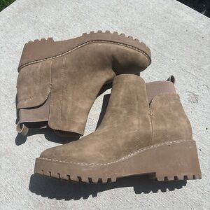Women's Tan Ankle Boots